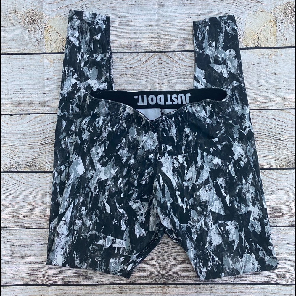 Nike Leggings- MAKE AN OFFER!